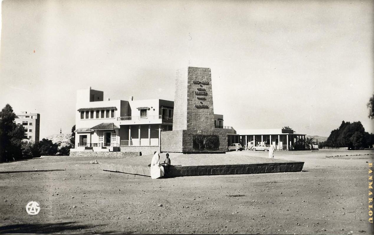 Colomb bechar 51- Monument Lyautey COLLECTION DES AMIS DE ND DE SANTA CRUZ.jpg